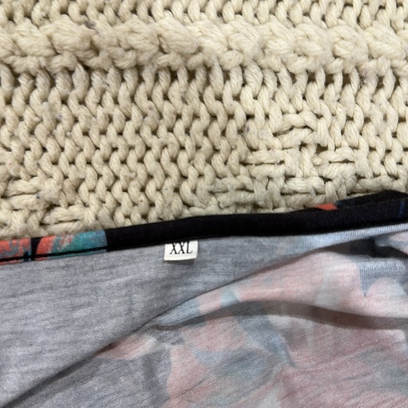 Floral Black Dress with Lace Hem size XXlarge - Picture 2 of 6